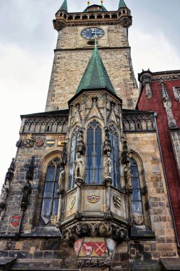 Prag kilisede yan görünüm