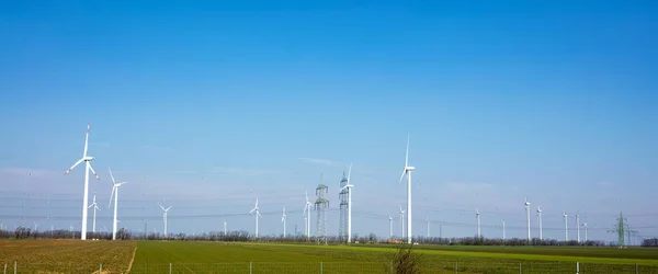 Rüzgar enerji santrali istasyonu — Stok fotoğraf