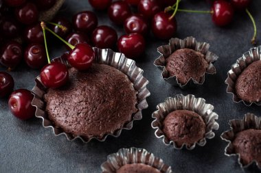 Ev yapımı tatlı çikolatalı muffin