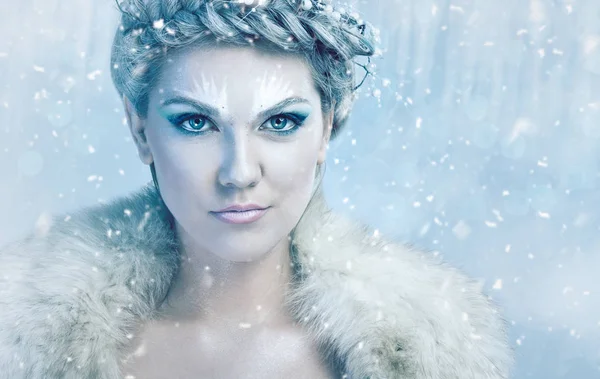 Beautiful ice queen — Stock Photo, Image