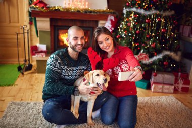 Kız Noel selfie alır 