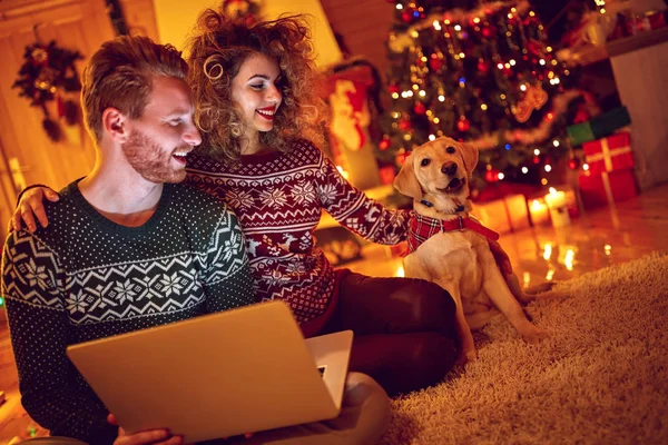 Véspera de Natal em casa — Fotografia de Stock