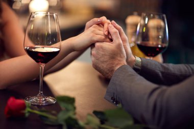 Çift el-kavramı tutun