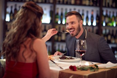 Gala yemeği restoranda