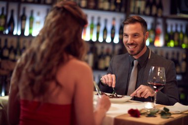 romantik bir akşam yemeği birlikte