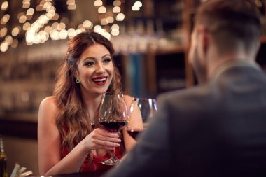 Romantik ortamda konuşma