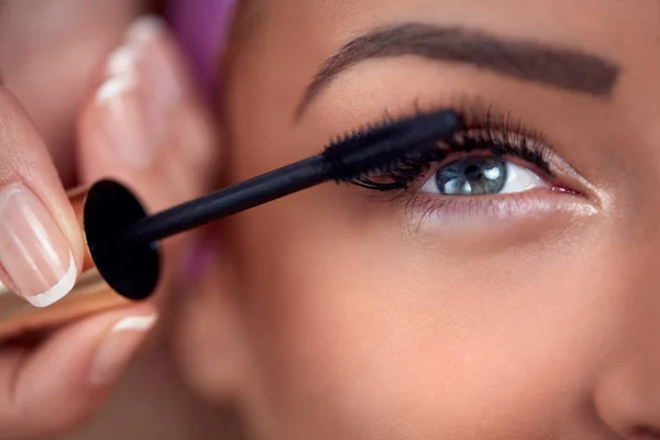 Close-up van make-up oog met mascara — Stockfoto