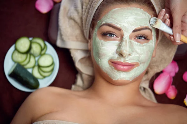 Healthy skin requires care — Stock Photo, Image