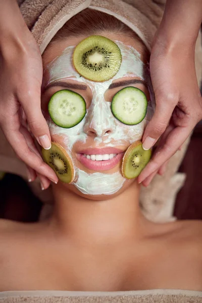 Cuidado de la piel facial mujer —  Fotos de Stock