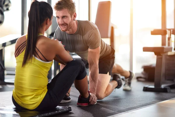 Entrenamiento de fitness en pareja —  Fotos de Stock