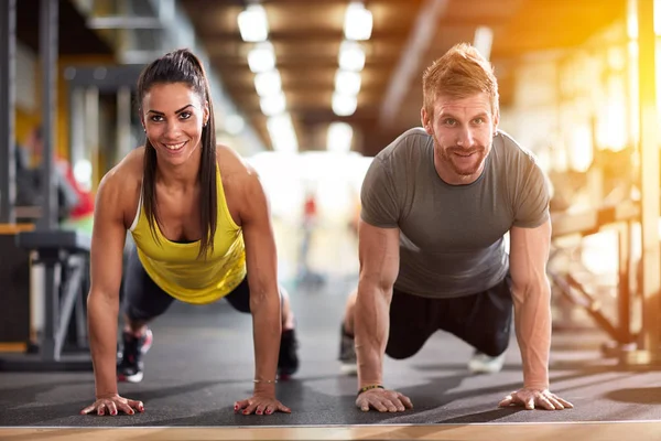 Paar-Fitnesstraining — Stockfoto