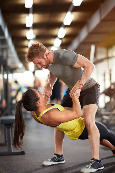 Entrenamiento de fitness en pareja — Foto de Stock