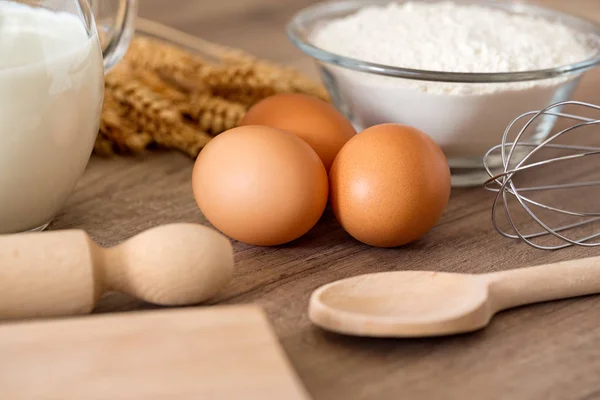 Baking ingredients - egg in a pile — Stock Photo, Image