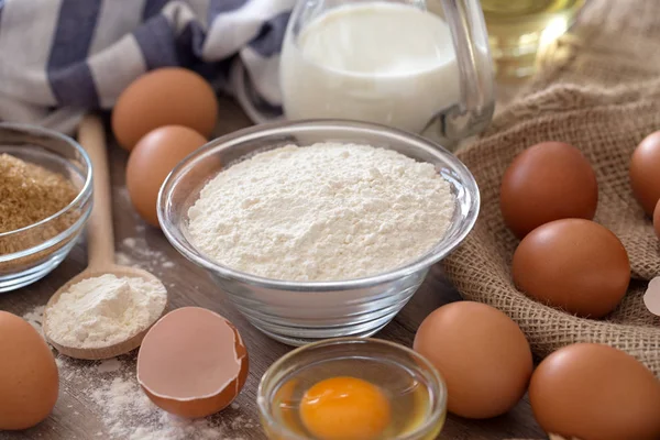Egg and flour for baking cookie — Stock Photo, Image