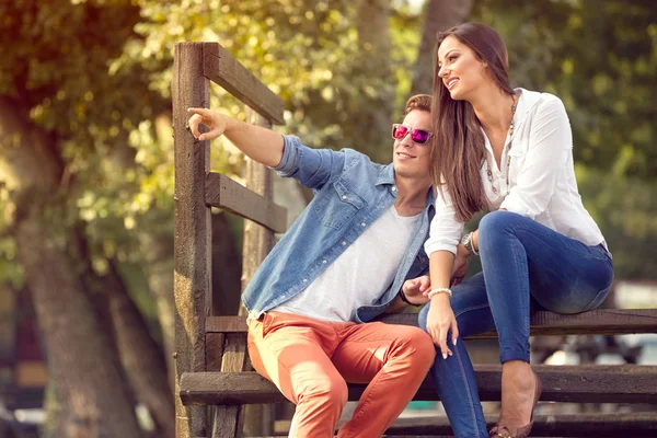 Şehir Parkı içinde kalan şık çift