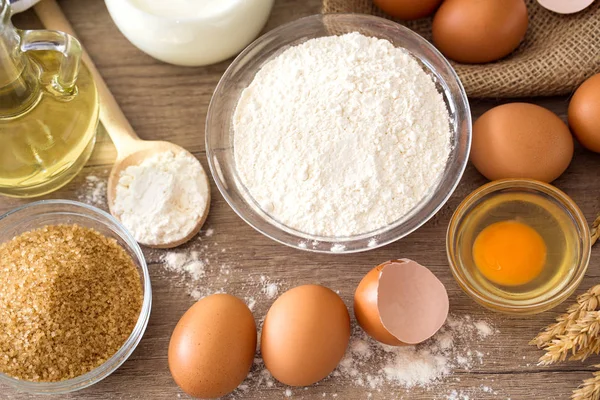 Top view on basic ingredients for baking — Stock Photo, Image
