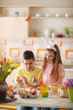 yumurta Boyama Çocuk