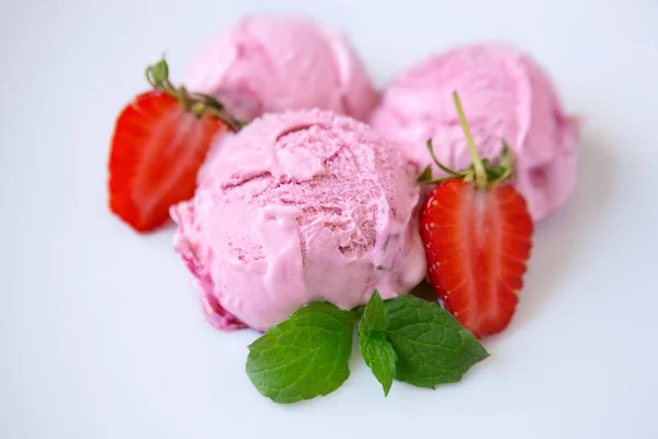 Glace aux fraises — Photo