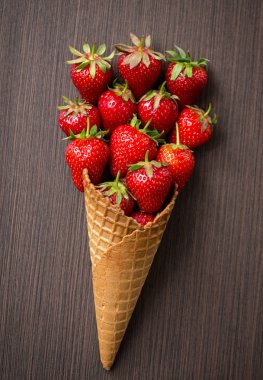 koni taze çilek ile