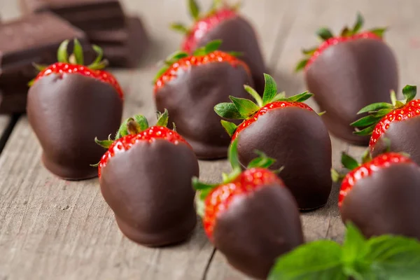 Fresh strawberry glazed with chocolate — Stock Photo, Image