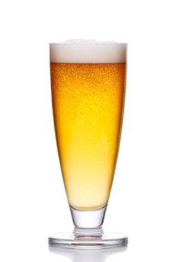 bira beyaz köpük ile