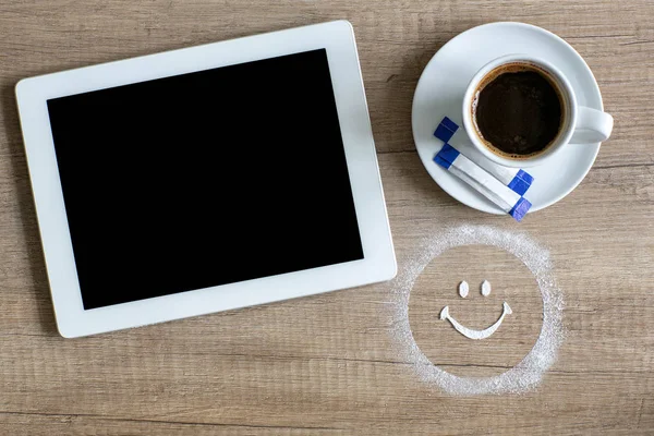 Tableta y taza de café — Foto de Stock