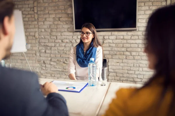 Entrevista de emprego em grande empresa — Fotografia de Stock