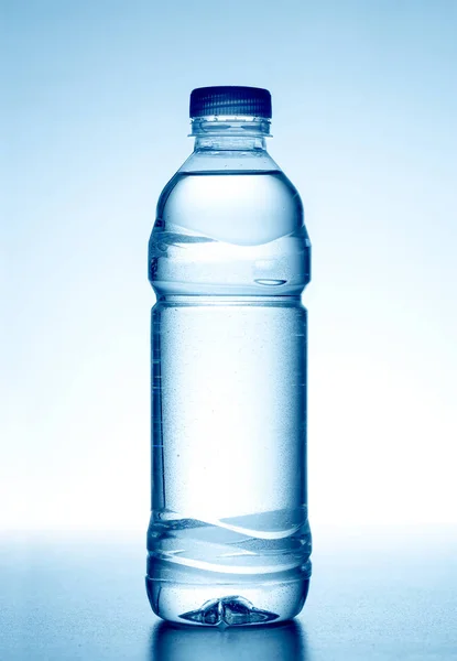A friss víz palack — Stock Fotó