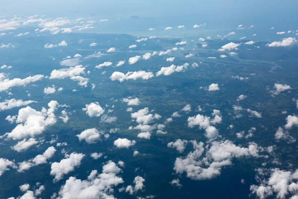 Nubes de un avión a reacción — Foto de Stock