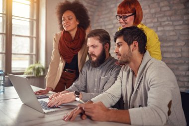 beyin fırtınası serbest web tasarımcıları