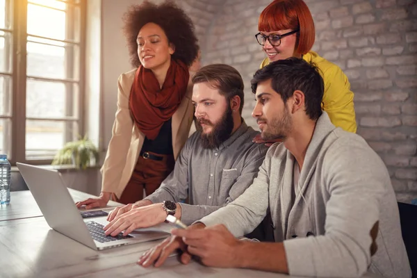 beyin fırtınası serbest web tasarımcıları