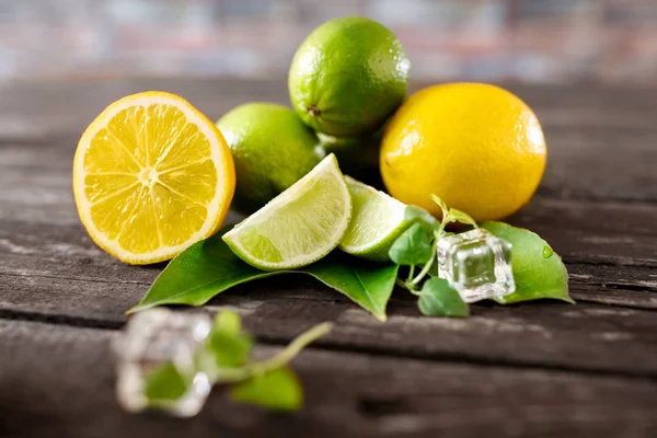 Healthy lime and lemons summer freshness fruits background — Stock Photo, Image