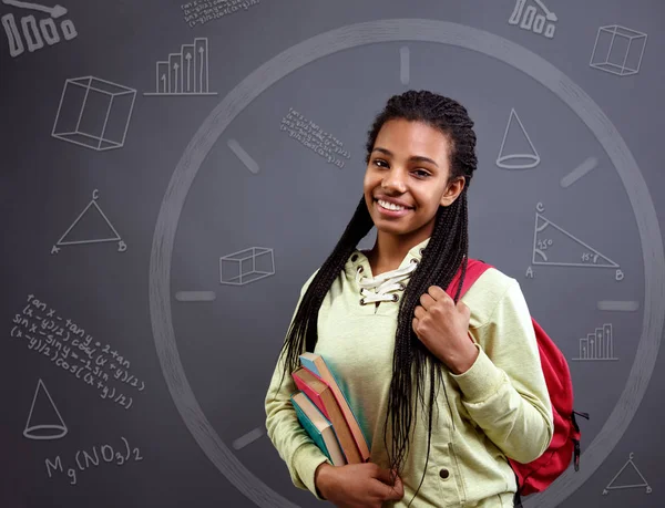 Tid för matematik leende schoo lgirl — Stockfoto