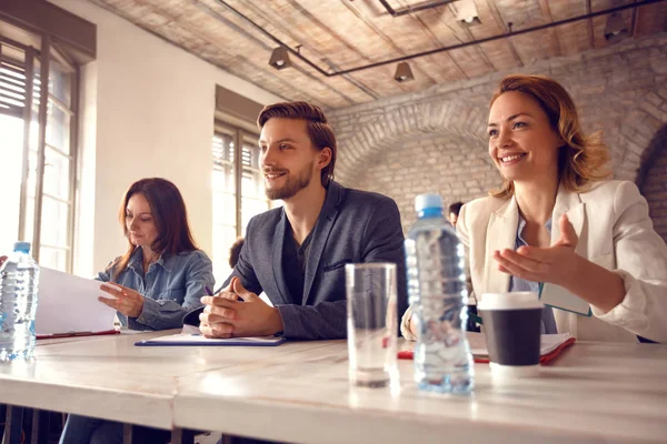 Aday iş ile memnun Komisyonu 