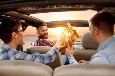 Yolculuktaki arkadaşlar