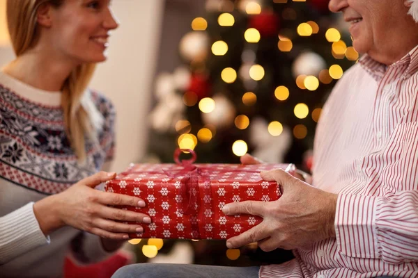 Exchanging Christmas Gift — Stock Photo, Image