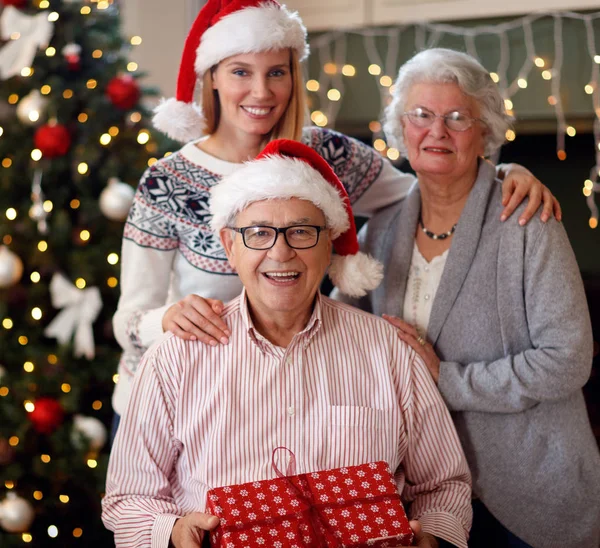 Familie, vakantie, generatie, Kerstmis en mensen concept — Stockfoto