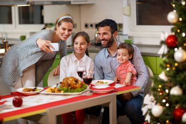 Selfie birlikte Noel masada