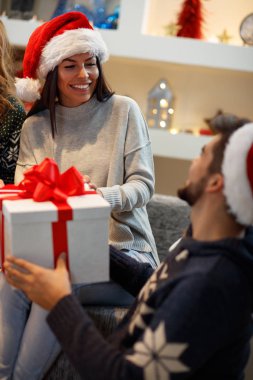 Noel Baba kız mevcut alma