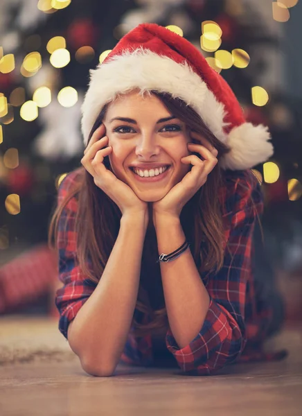 Portret van leuke vrouw voor Kerstmis — Stockfoto