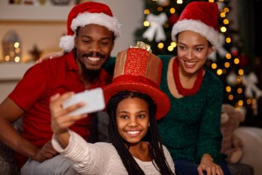 Noel'de selfie alarak onun üst ile küçük kız