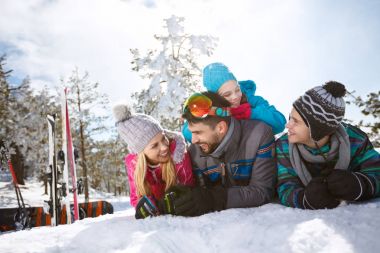 Kar kış tatil yalan aile