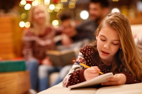 Escritura femenina deseos de Navidad — Foto de Stock