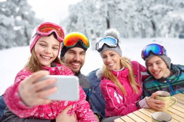 Kayak üzerinden istirahat ederken aile alarak selfie kızla 