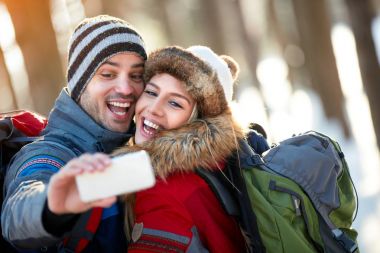 Dağcıların çift Selfie
