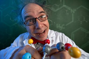 Moleküler yapısı modeli ile çılgın bilim adamı