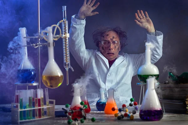 Sad scientist in the lab with a failed experiment — Stock Photo, Image