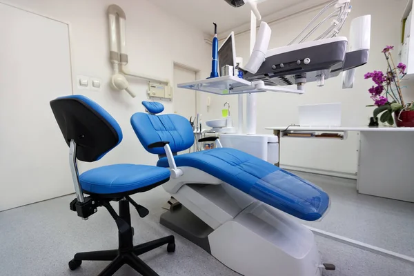 Ordenação dentária com aparelhos e equipamentos — Fotografia de Stock