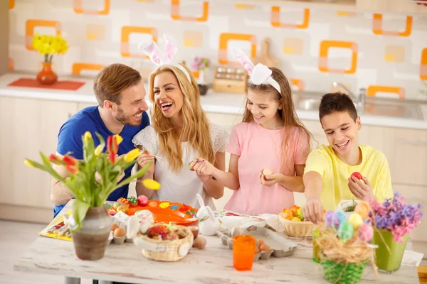 Young Happy Family Celebrating Easter Holiday — Stock Photo, Image