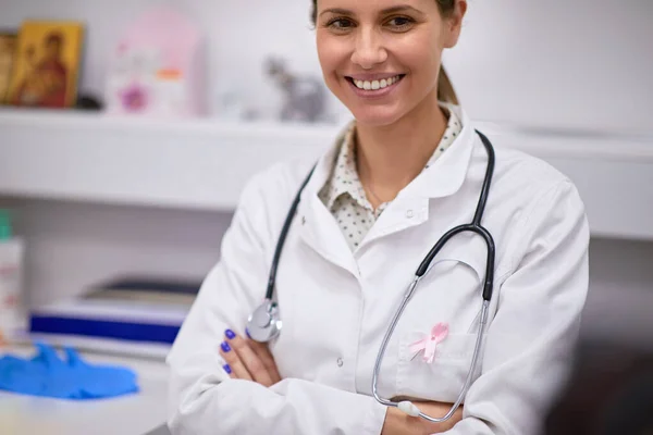 Responsible doctor in the campaign to increase awareness of the — Stock Photo, Image